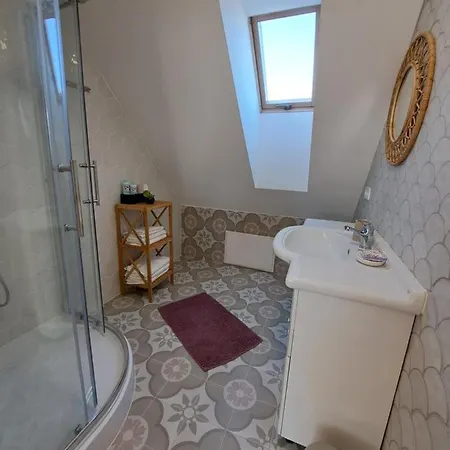 Iluska Vendeghaz * 매트라스젠티므라