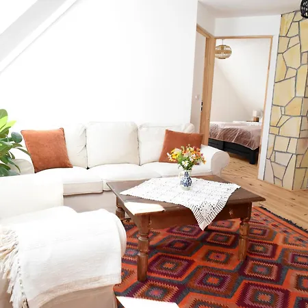Iluska Vendeghaz Apartment