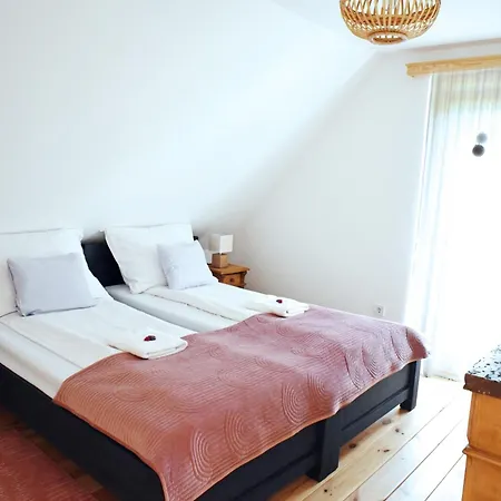 Iluska Vendeghaz 아파트 매트라스젠티므라