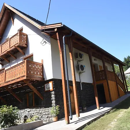 Iluska Vendeghaz Apartment *
